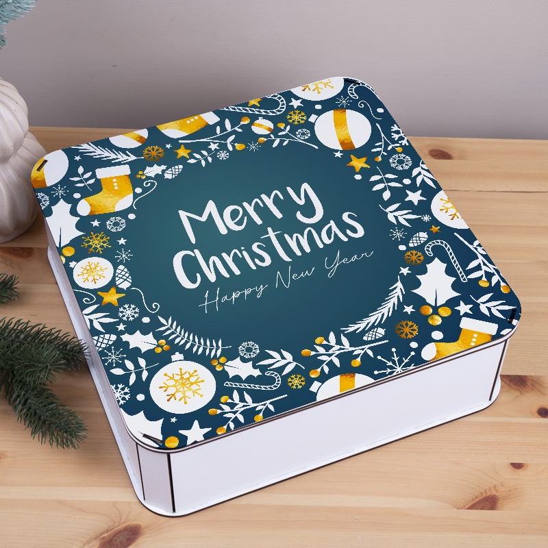 Подарункова коробка квадратна біла 24×24×7.2 см «Merry Christmas білі-золоті візерунки»
