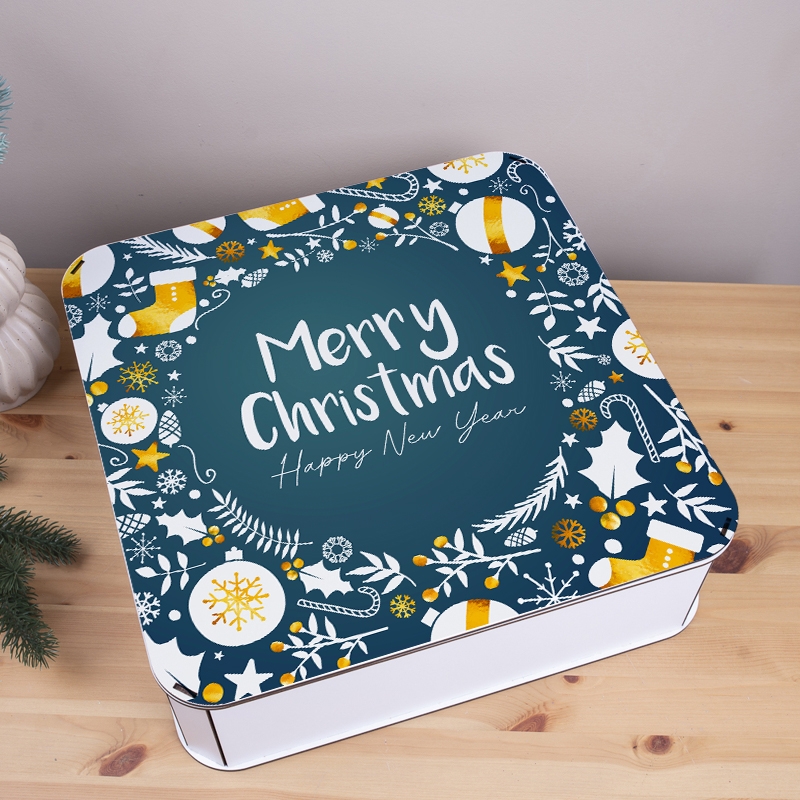Подарункова коробка квадратна біла 24×24×7.2 см «Merry Christmas білі-золоті візерунки»