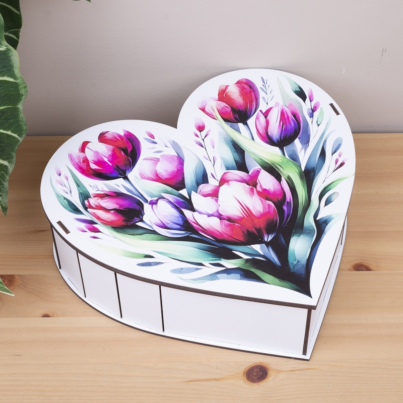 Подарункова коробка у формі серця 21×22.5×6 см «тюльпани акварельні»