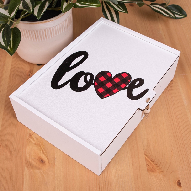 Подарункова коробка прямокутна 23×16×6.5 см «LOVE»