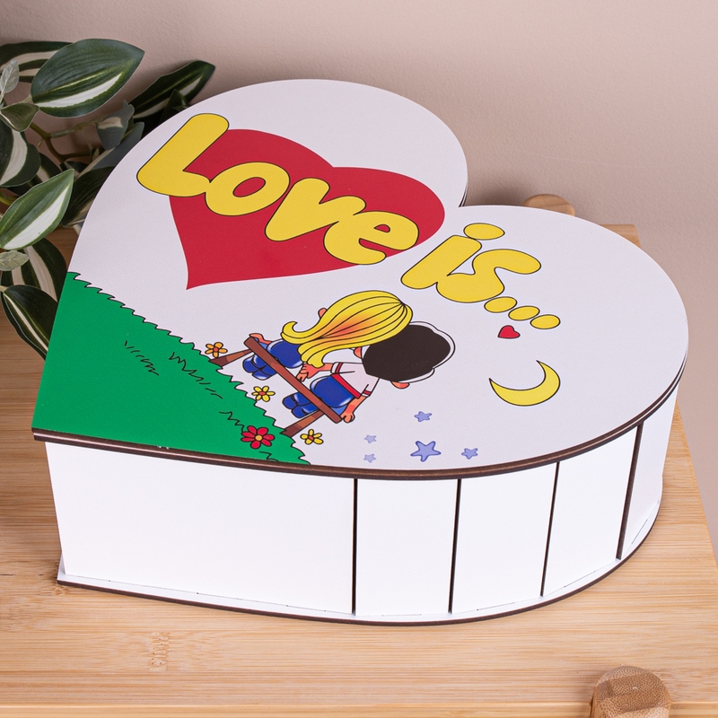 Подарункова коробка у формі серця 29×31×9 см «Love is»