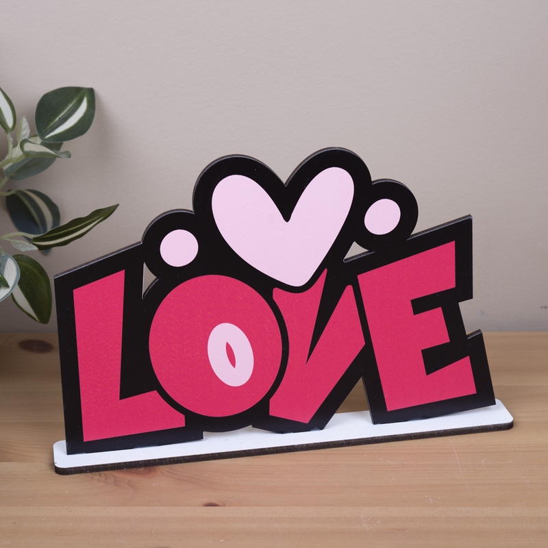 Статуетка LOVE чорний контур