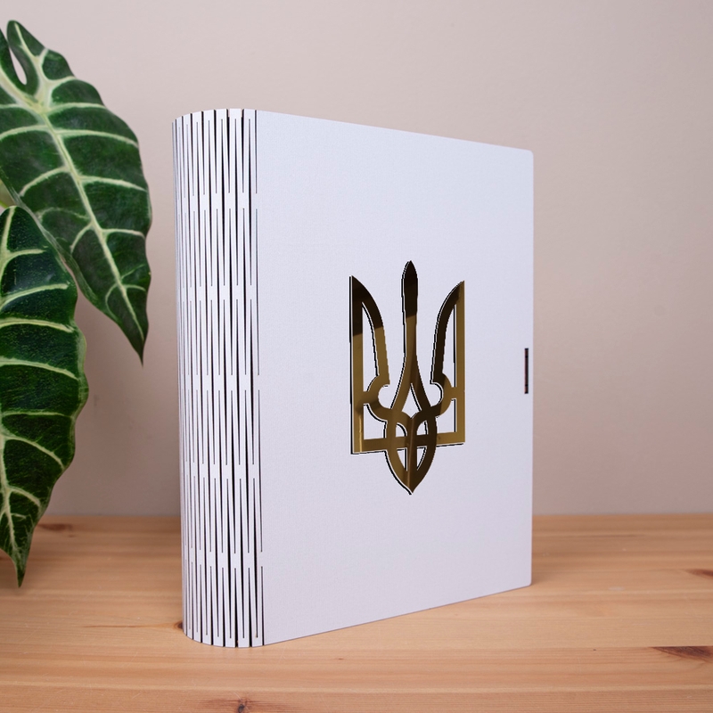 Подарункова коробка у формі книги золота 25×21×6 см «Накладка золото Тризуб»