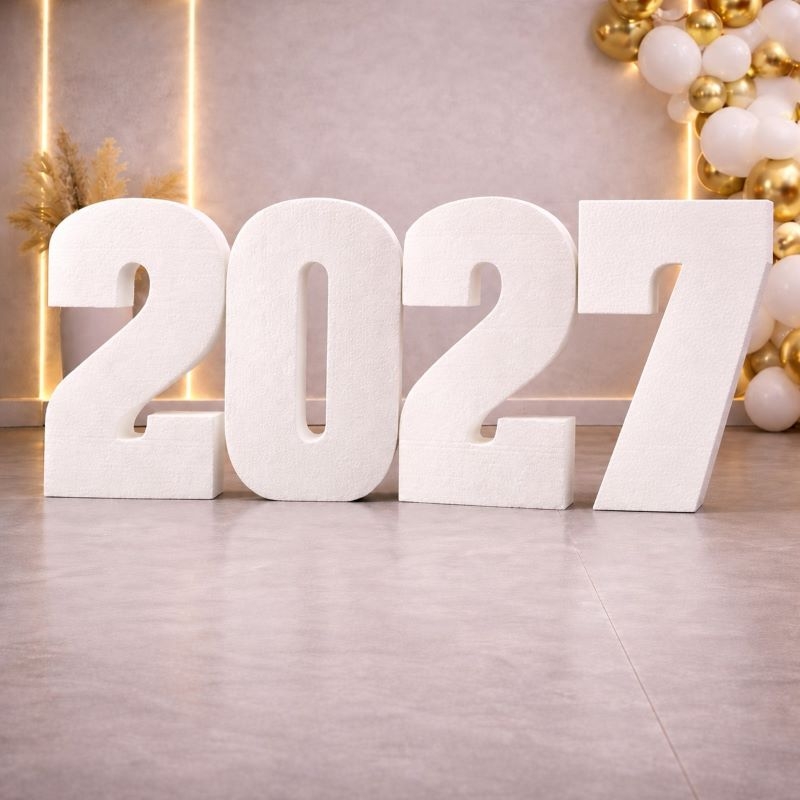 Цифри 2026 білі